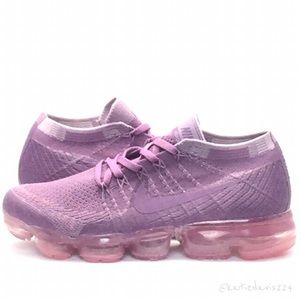 Nike Air VaporMax Flyknit Running Sneaker